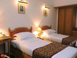 Гостиница Fariyas Hotel