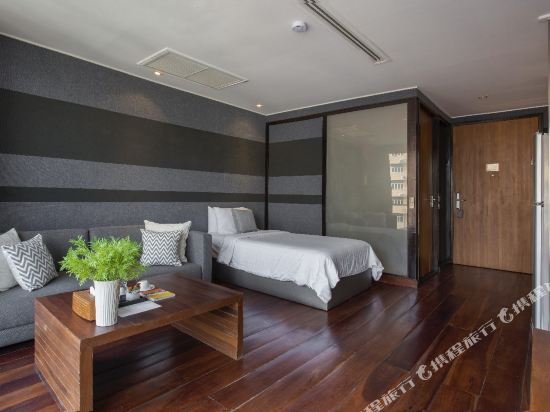 Фото LUXX Langsuan Hotel