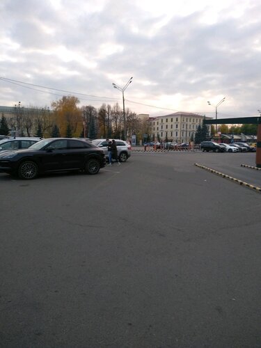 Автомобильная парковка казань