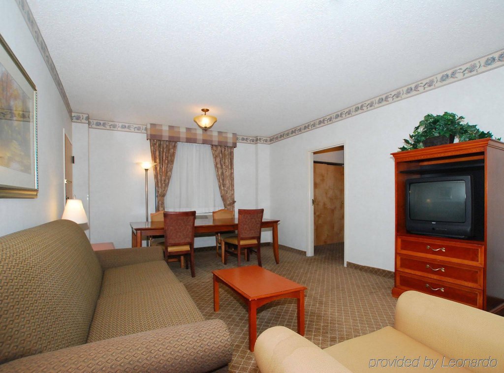 Фото Four Points by Sheraton Omaha Midtown