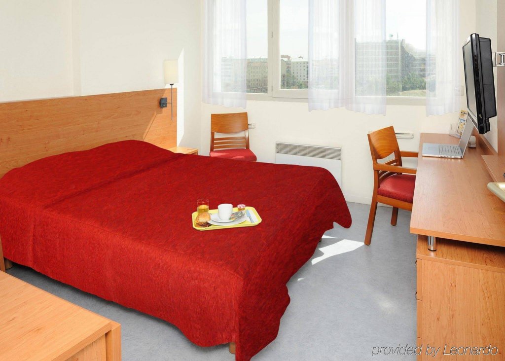 Фото Séjours and Affaires Lyon Saint Nicolas