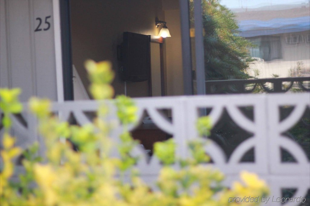 Фото Westward Inn & Suites