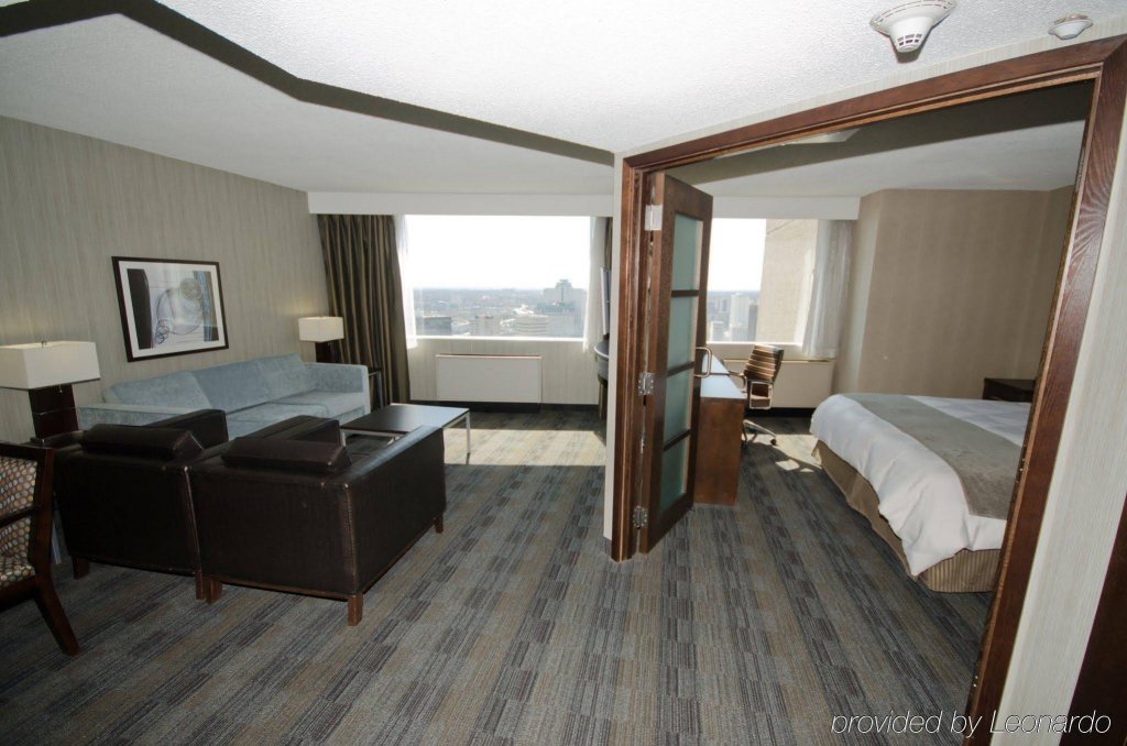 Фото Radisson Hotel Winnipeg Downtown