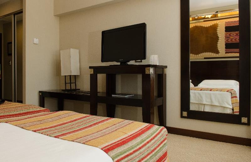 Фото Alejandro i Hotel