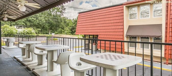 Фото Econo Lodge North