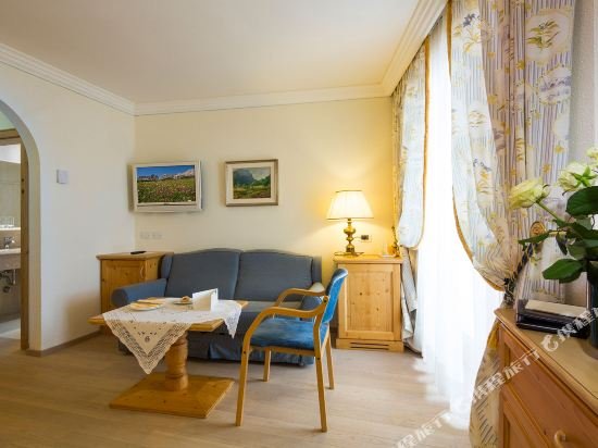 Фото Hotel Sassongher