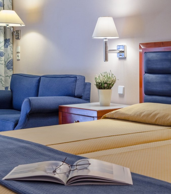 Фото Mediterranean Hotel