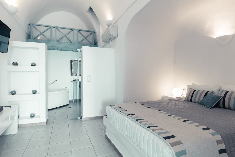 Фото La Maltese Buddha Beach Bar Santorin