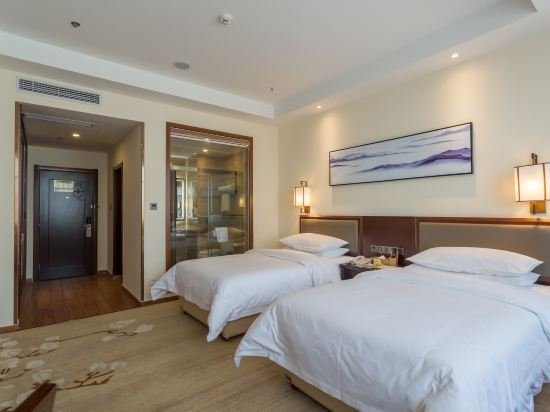 Фото Vienna Hotel Jinan Liancheng Square Branch