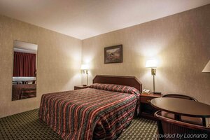 Economy Inn & Suites (United States of America, Hannibal, 3604 McMasters Avenue, Hannibal, MO 63401), hotel