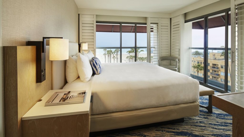 Фото Loews Santa Monica Beach Hotel