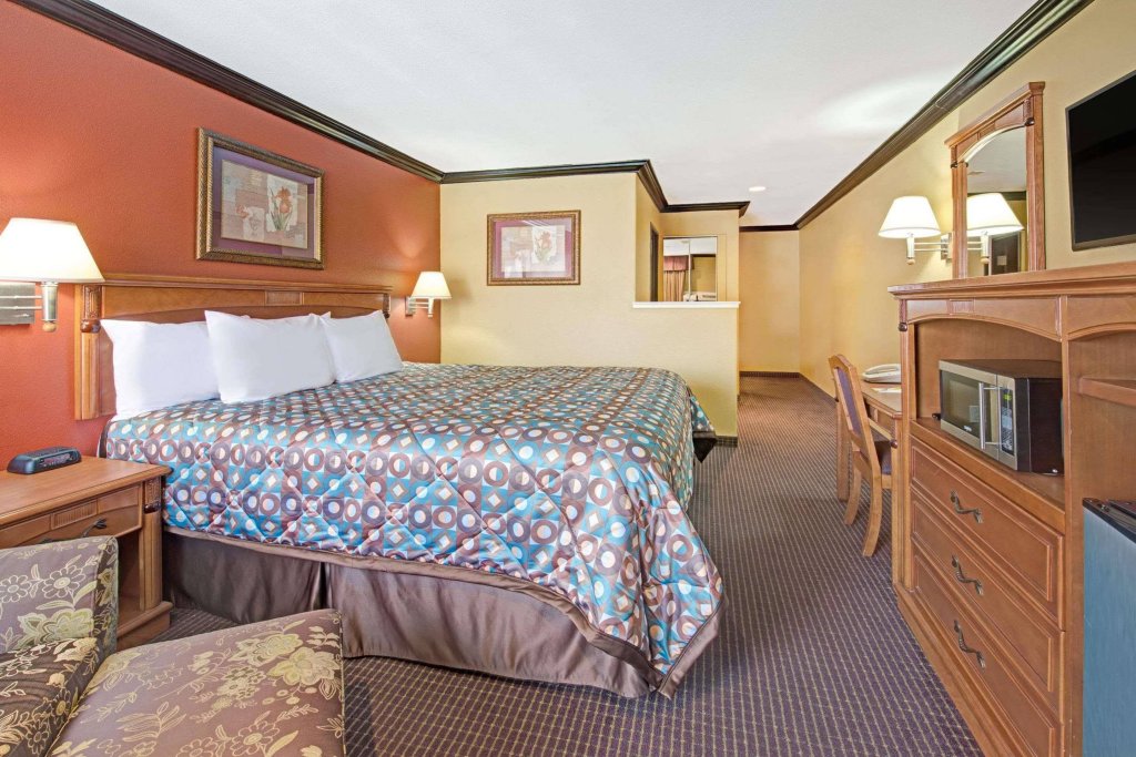 Фото Quality Inn & Suites