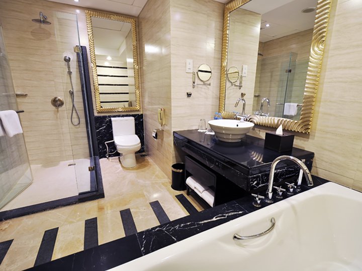 Фото Gumaya Tower Hotel Semarang