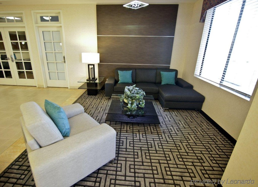 Фото Hampton Inn & Suites Cathedral City