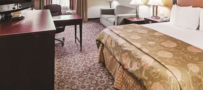 Фото La Quinta Inn & Suites by Wyndham Dfw Airport West Bedford