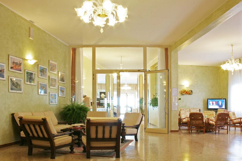 Фото Hotel Janeiro Frontemare