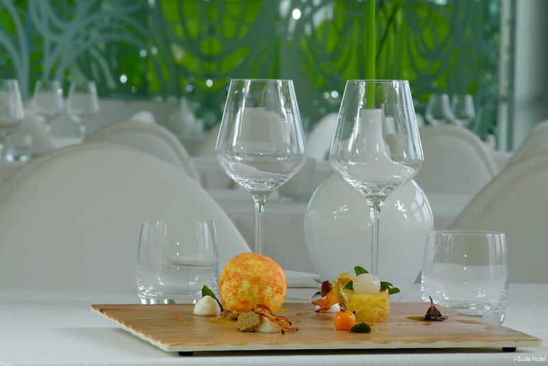 Фото I-Suite Hotel