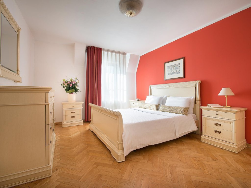 Фото Hotel Suite Home Prague