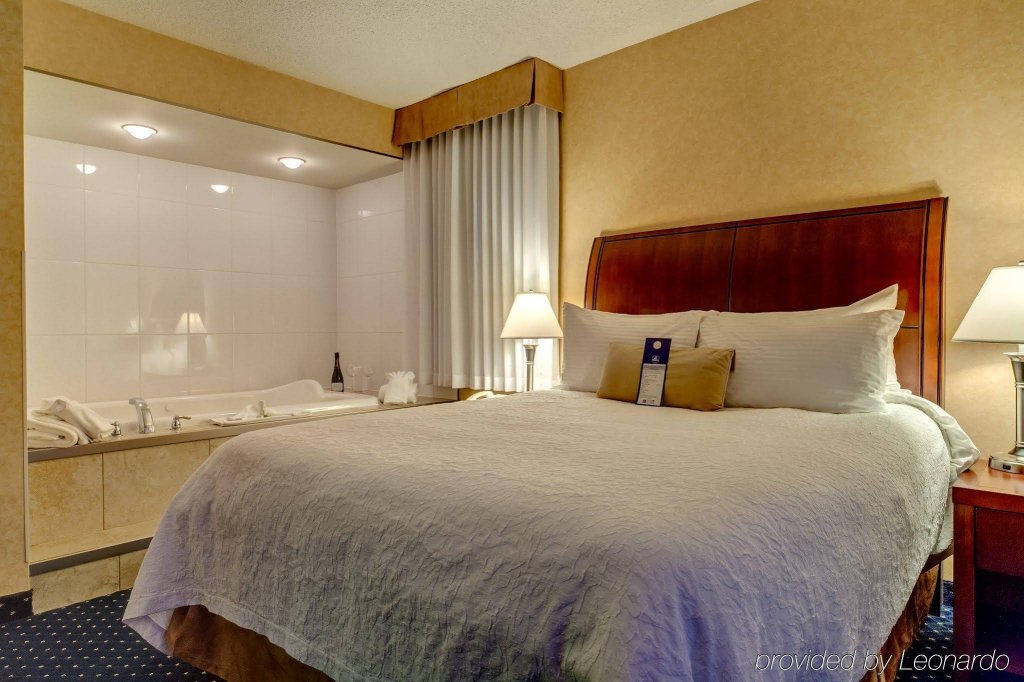 Фото Best Western Plus Suites Downtown