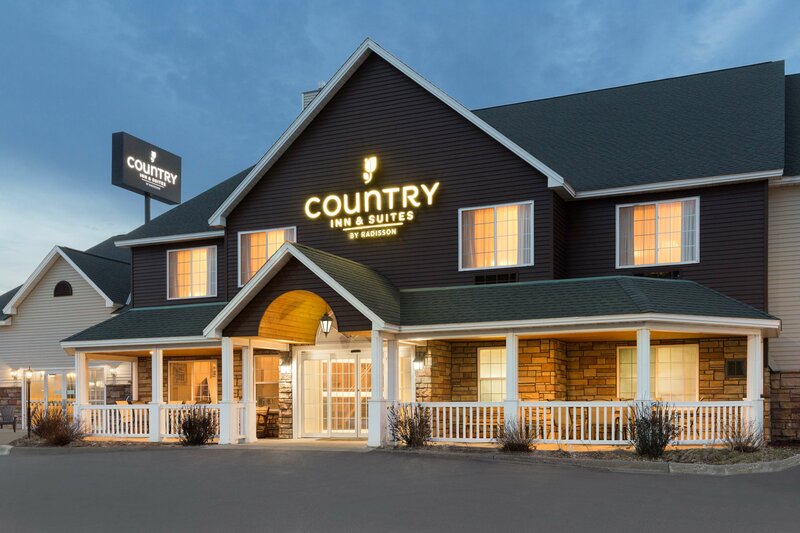 Гостиница Country Inn & Suites by Radisson, Little Falls, Mn