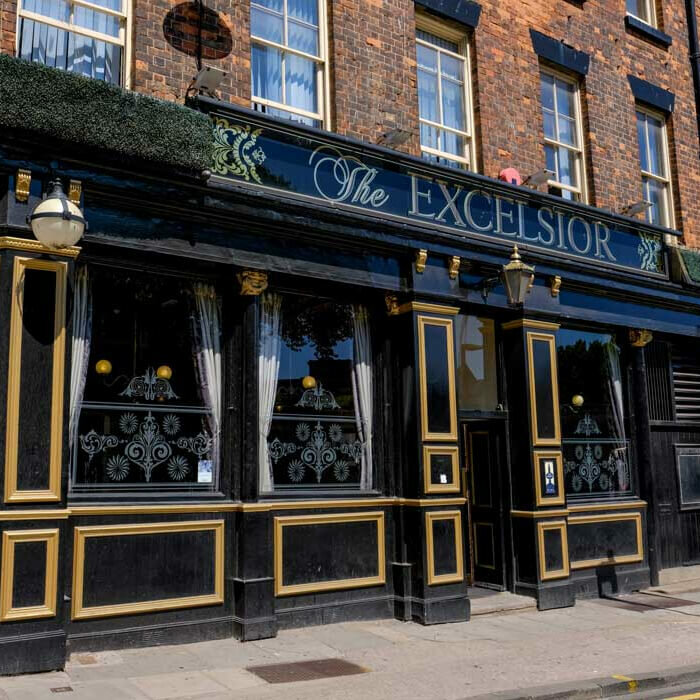 Bar, pub The Excelsior, Liverpool, photo