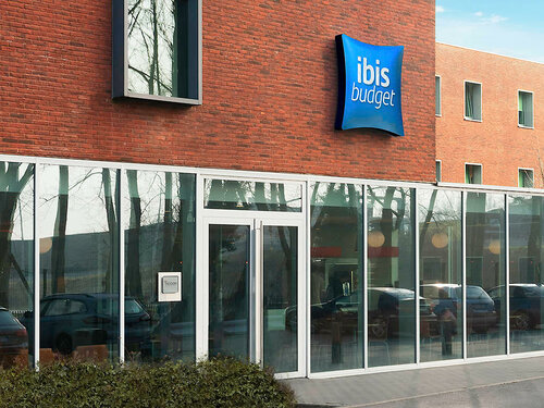 Внешний вид отеля Ibis Budget Brussels South Ruisbroek в Синт-Питерс-Леуве, фото 1
