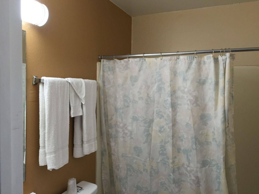 Фото El Cajon Inn & Suites