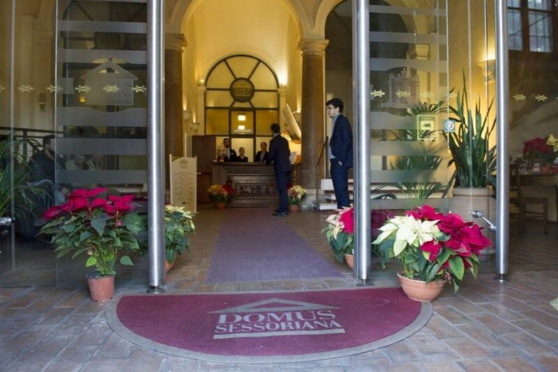 Гостиница Domus Sessoriana в Риме