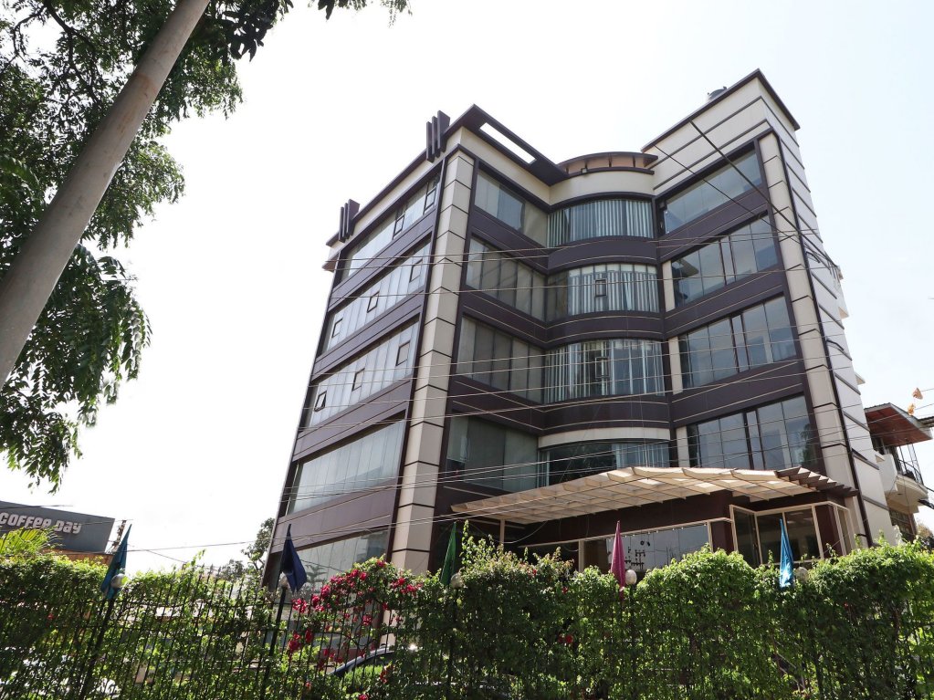 Фото отеля 1