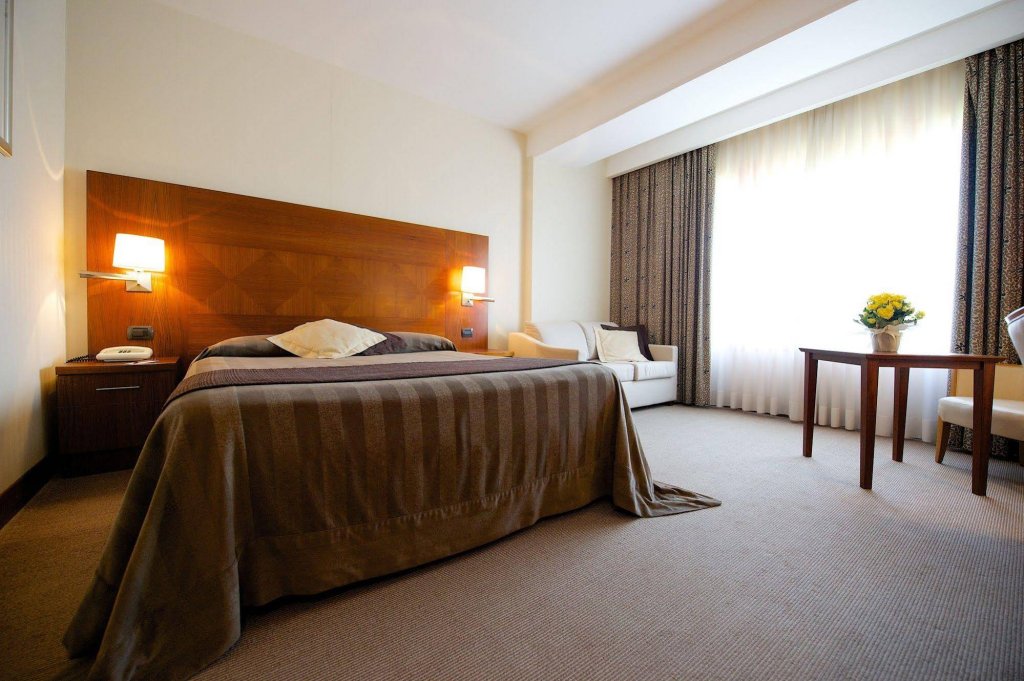 Фото Four Points by Sheraton Siena