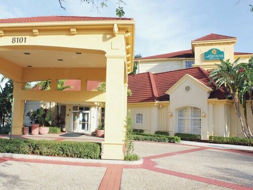 Гостиница La Quinta Inn & Suites by Wyndham Ft. Lauderdale Plantation в Плантейшене