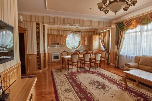 Гостиница Гранд Палас в Алуште