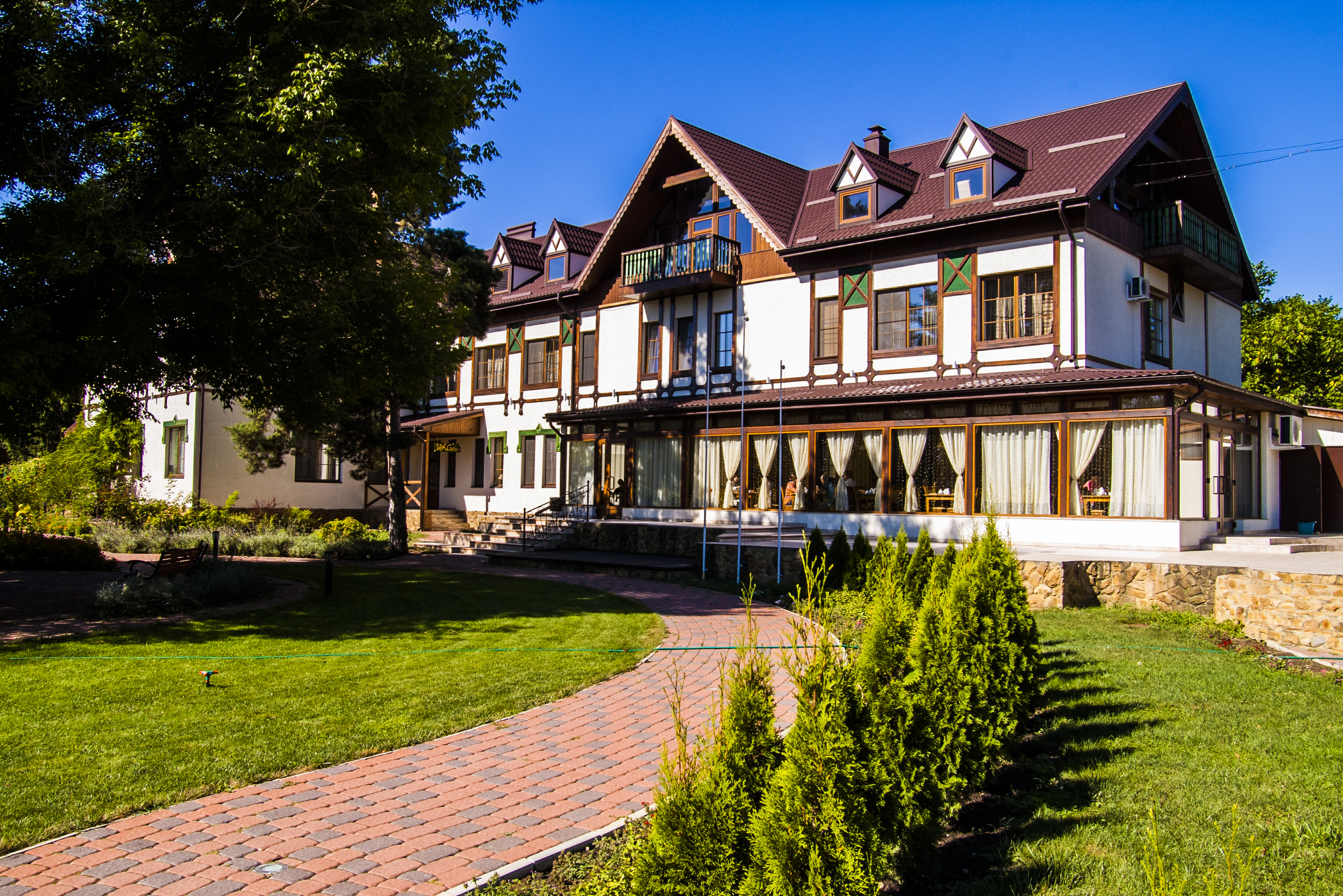 Фото отеля 2