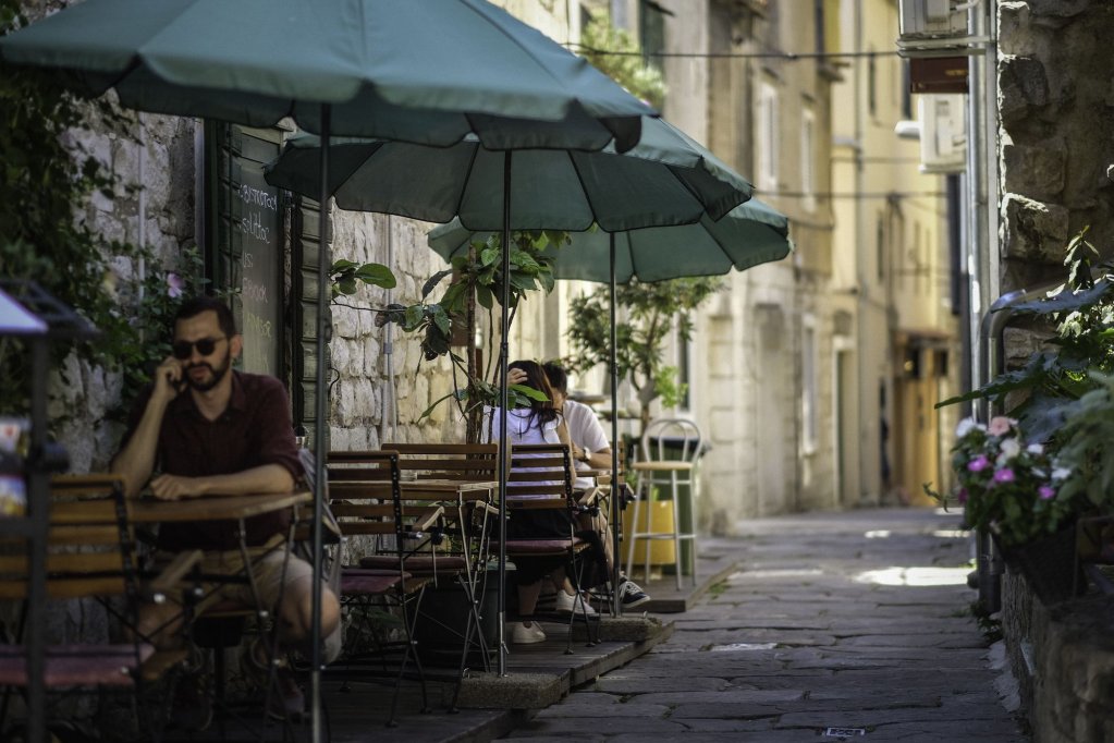 Фото The View Luxury Rooms