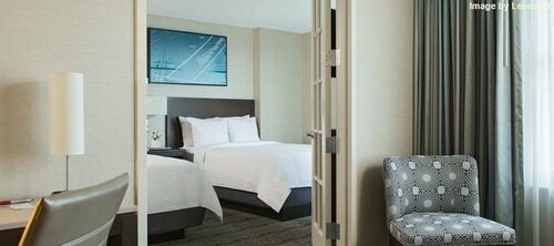 Гостиница Chicago Marriott Suites Downers Grove