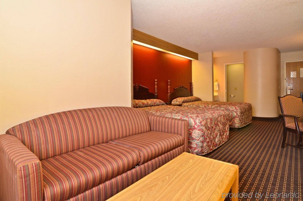 Фото Quality Inn Lees Summit - Kansas City