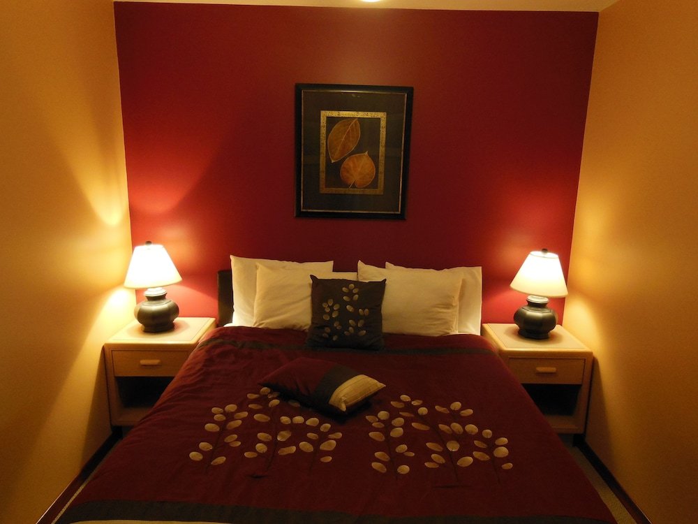 Фото Rocky Mountain Springs Lodge