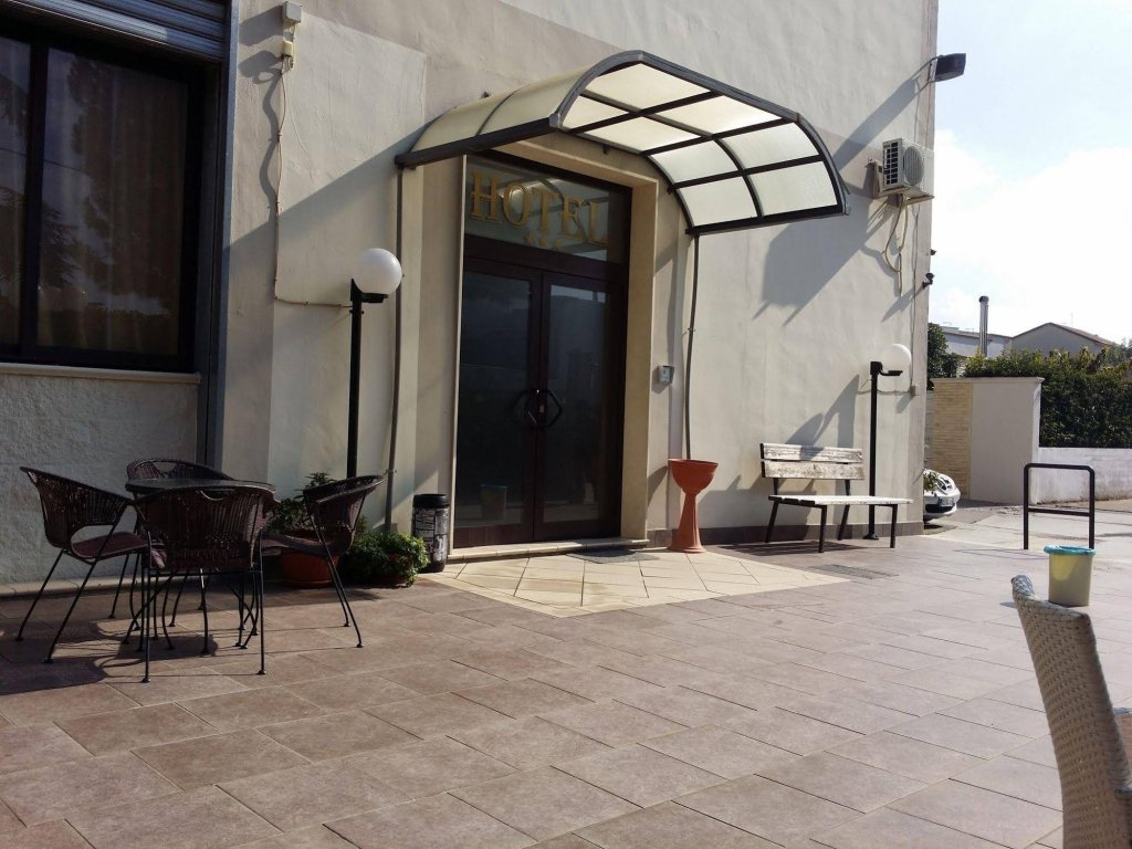 Фото отеля 3