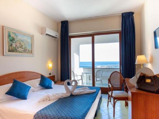 Фото Hotel Giosue' a mare