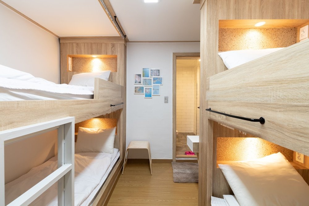 Фото Huayuan House Hongdae - Hostel