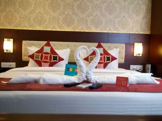 Фото Hotel Taj Heights