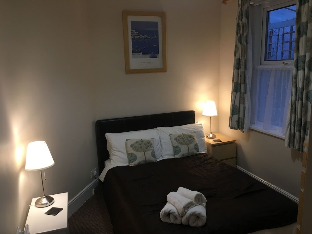 Фото The Chestnuts Guest House