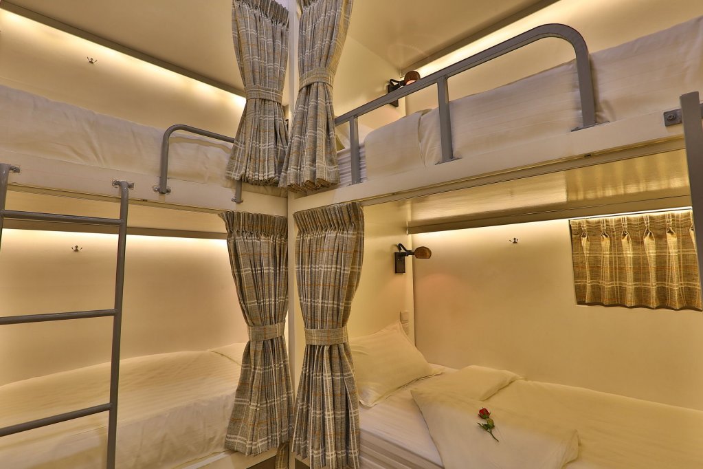 Фото Scott at 31st Street - Hostel