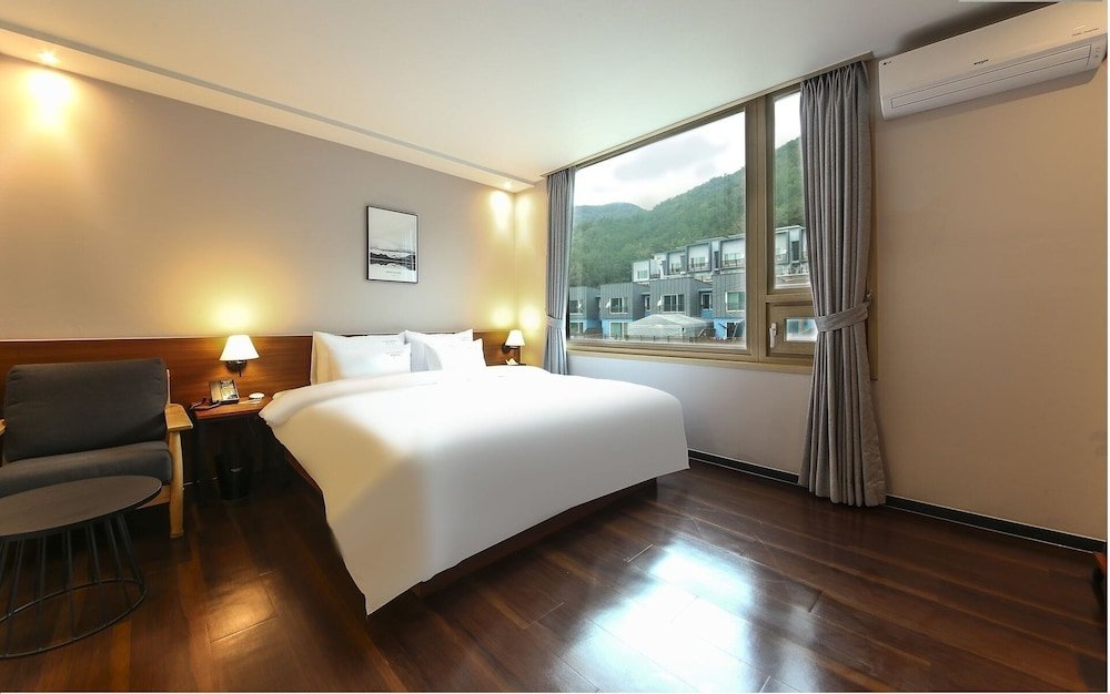 Фото Radiance Hotel