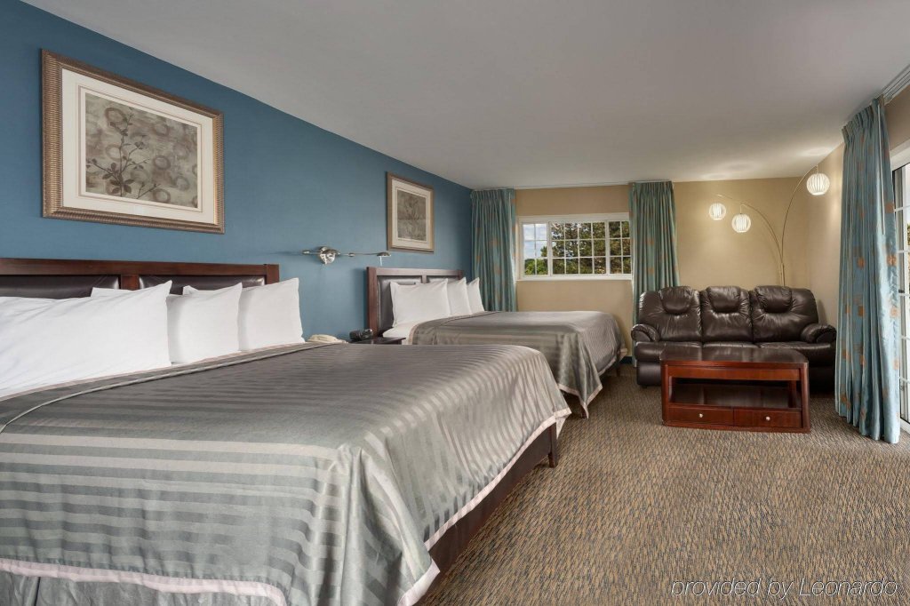 Фото The Atwood Hotel