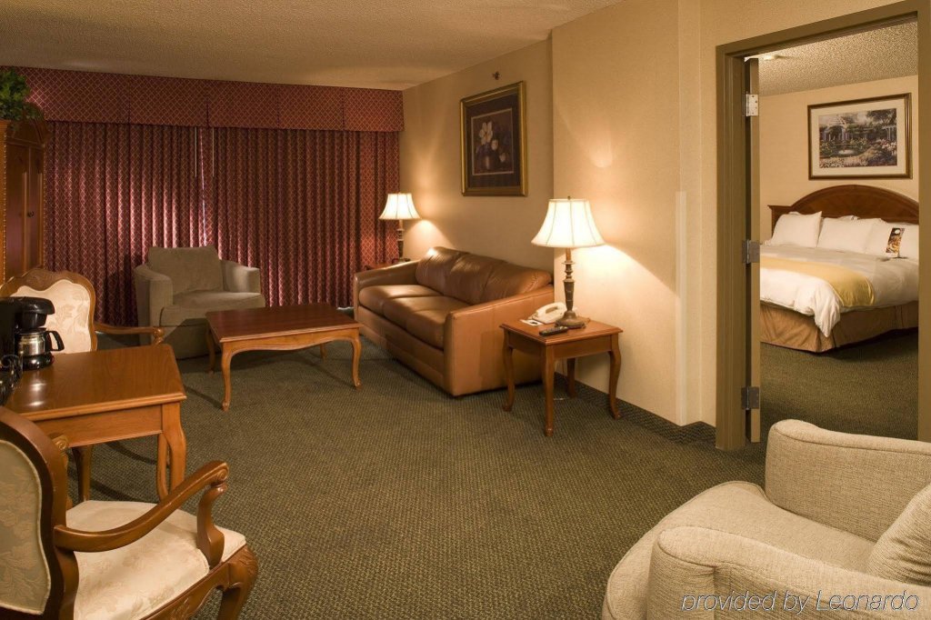 Фото DoubleTree by Hilton Fresno Convention Center