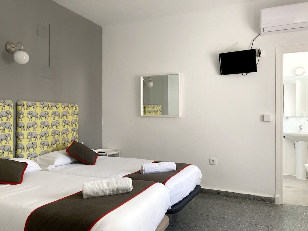 Фото Hostal Paco Marbella