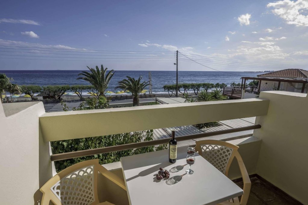 Фото Tylissos Beach