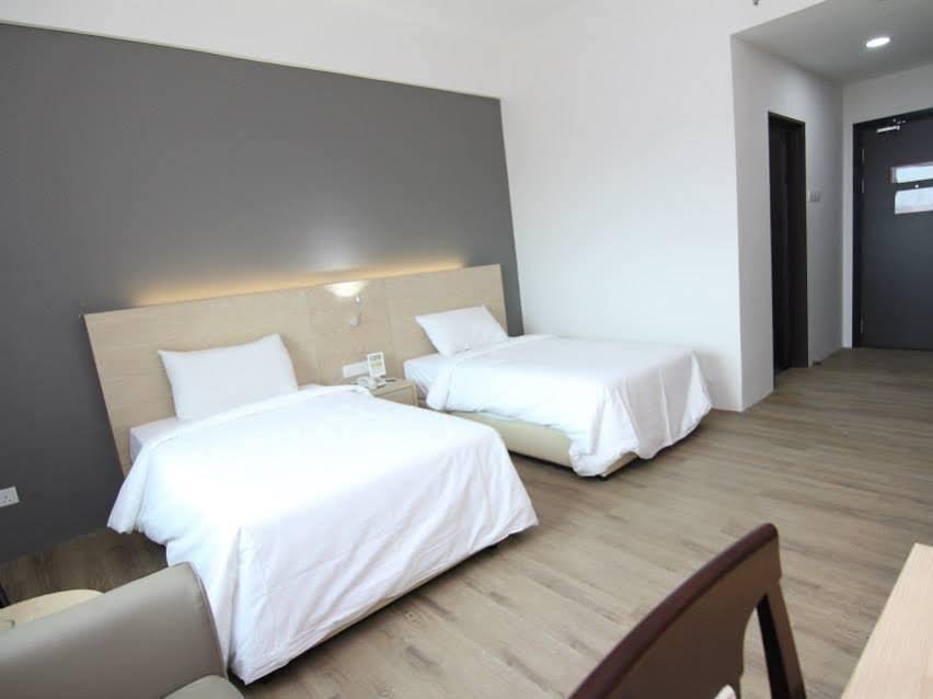 Фото Summit Signature Hotel Batu Pahat