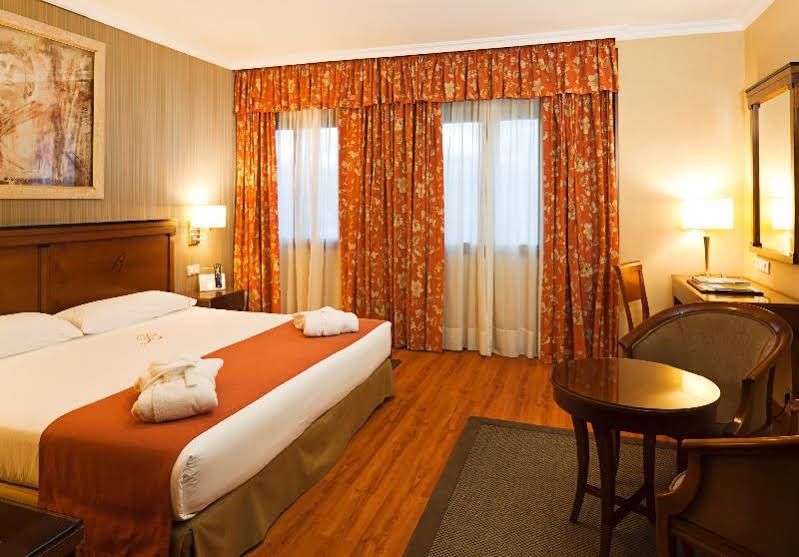 Фото Hotel Bécquer